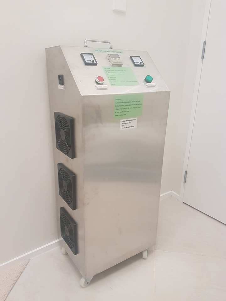 Machine for cleaning